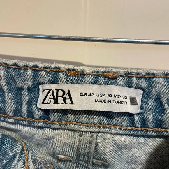 Zara High Rise Distressed Ripped Knee Straight Leg Jeans - Picture 2 of 3